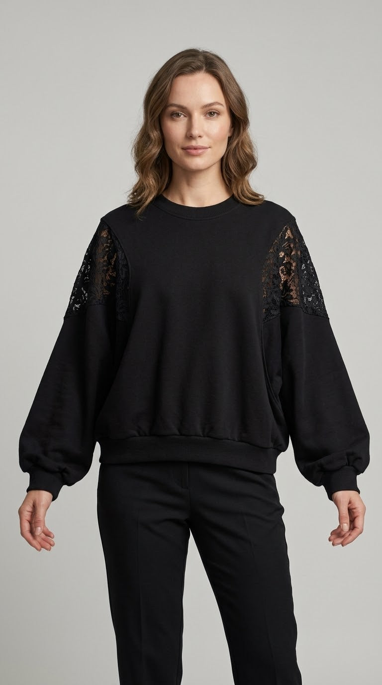 Felpa over Kikisix con pizzo su spalla 2 var. colore