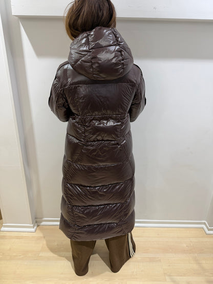 Piumino Marrone Lungo Vicolo