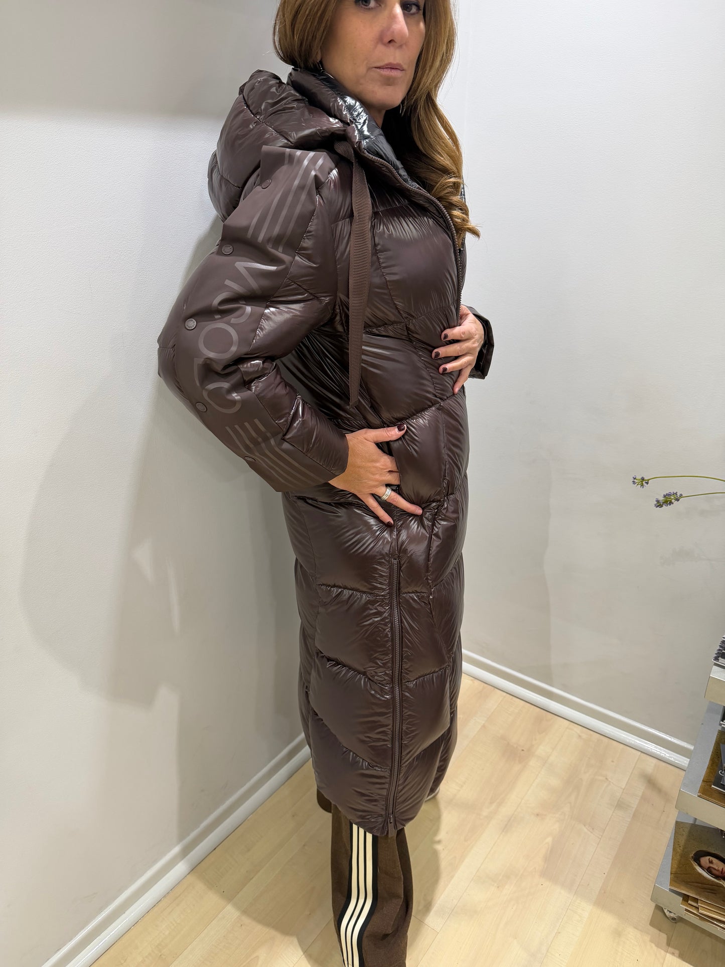 Piumino Marrone Lungo Vicolo