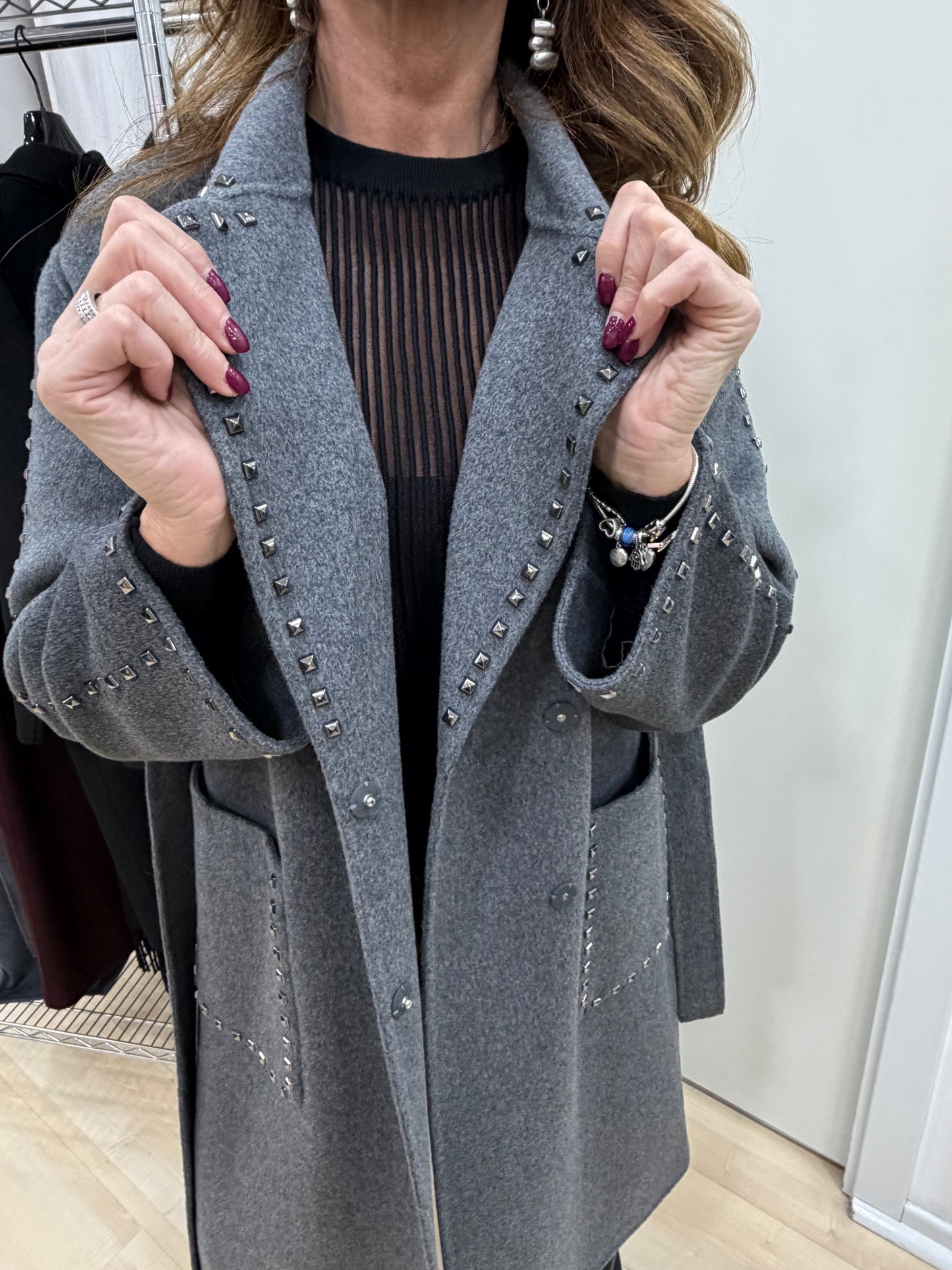 Cappotto grigio Vicolo con borchie