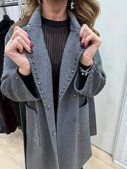 Cappotto grigio Vicolo con borchie